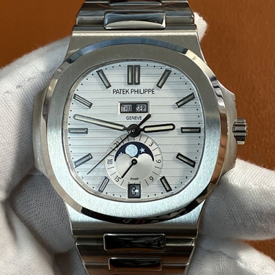 PATEK PHILIPPE 5726/1A-010 PPF製 ノーチラス アニュアルカレンダー