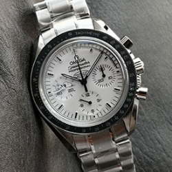 OMEGA 311.32.42.30.04.003 スピードマスター アポロ13号 45周年 スヌーピー 最N級