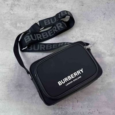 BURBERRY ショルダーバッグ ECONYL ナイロン メンズ 22.5×16×6.5cm