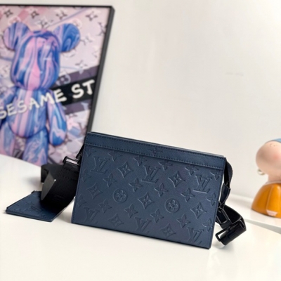 LOUIS VUITTON ガストン ウェアラブルウォレット モノグラムシャドウ レザー メンズ 22×14.5×4.5cm