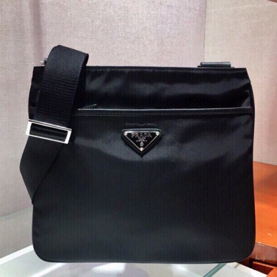 PRADA ショルダーバッグ パラシュートナイロン メンズ 29×26×5cm