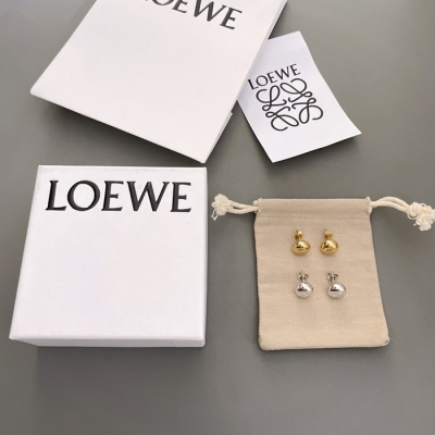 ロエベ スタイル ピアス