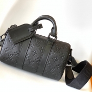 LOUIS VUITTON キープオール バンドリエール ミニ タオリヨン レザー メンズ 25×15×11cm