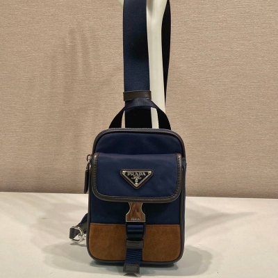 PRADA スマホポーチ リサイクルナイロン サフィアーノ メンズ 11.5×17×4.5cm