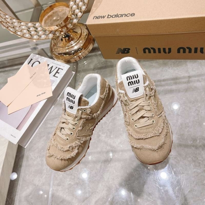 【MIUMIU】2024新作NEWBALANCE574コラボスニーカーデニムスニーカーレディース