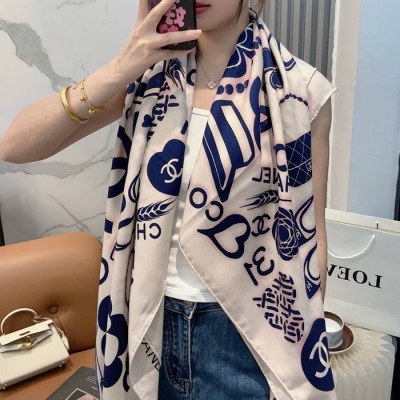 シャネル 140×140シルクベロアスカーフ 140x140cm