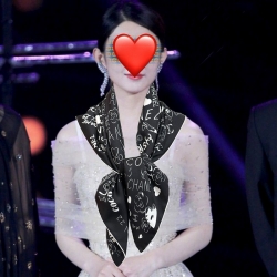 シャネル ラブモチーフスカーフ 90x90