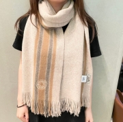 エルメス 新作男女兼用スカーフ。カシミヤ 32x180