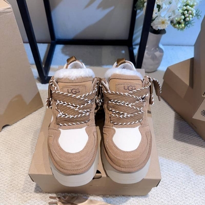 【UGG】厚底ブーツウールブーツレディース