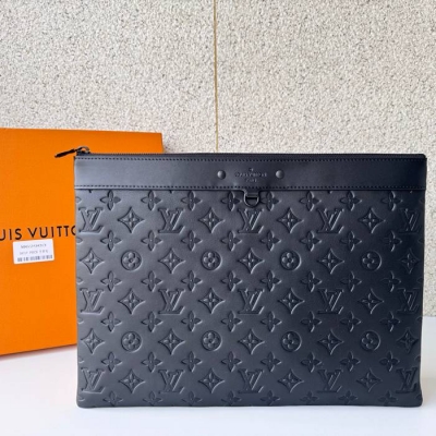 LOUIS VUITTON ディスカバリー ポシェット モノグラム シャドウ レザー メンズ 34×25×2cm