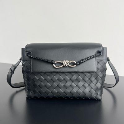BOTTEGA VENETA アンディアモ スモール レザーショルダー ユニセックス 29×20×13cm