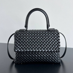 BV ショルダーバッグ レザー ハンドバッグ パッティ 19×26×11cm