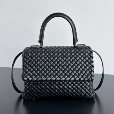 BV ショルダーバッグ レザー ハンドバッグ パッティ 19×26×11cm