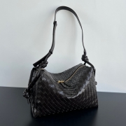 BOTTEGA VENETA ループ イントレチャート カメラバッグ ユニセックス 38×18.5×20cm