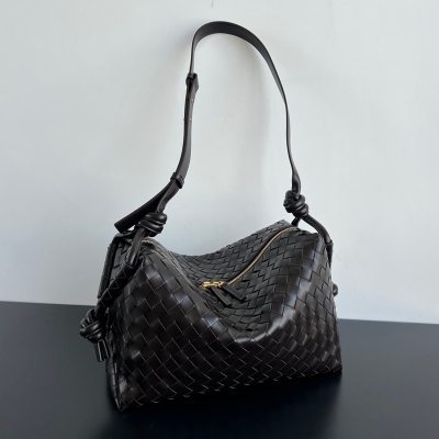 BOTTEGA VENETA ループ イントレチャート カメラバッグ ユニセックス 38×18.5×20cm