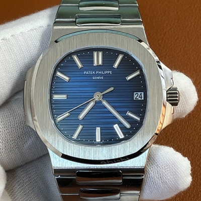 PATEK PHILIPPE 5711/1A-010 Noob工場 ノーチラス