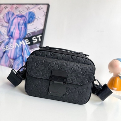 LOUIS VUITTON Sロック メッセンジャーバッグ タオリヨン レザー メンズ 22×18×8cm