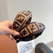 フェンディ スタイル ヘアバンド ダブルF