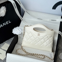 シャネル ショルダーバッグ 17.5×20.5×4cm