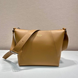 PRADA メッセンジャーバッグ グレインレザー メンズ 30×27.5×14cm
