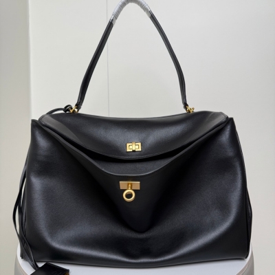 バレンシアガ ショルダーバッグ ロデオ 40×30×13cm