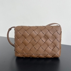 BOTTEGA VENETA ディアゴ ラージショルダー ユニセックス 32×21.5×5cm