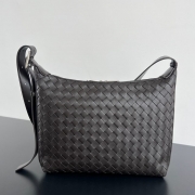 BOTTEGA VENETA トラベラー ディアスキン ショルダーバッグ ユニセックス 35×29.5×8.5cm