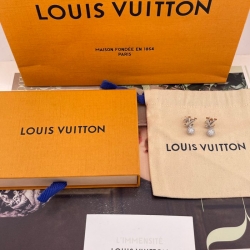ルイ ヴィトン スタイル ピアス モノグラム フラワー