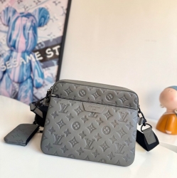 LOUIS VUITTON トリオ メッセンジャーバッグ メンズ 25×18.5×7cm