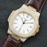 PATEK PHILIPPE ノーチラス Cal.324SC搭載 自動巻き