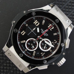 HUBLOT ビッグバン クォーツ搭載 ブラック クロノグラフ ラバーベルト レビュー高評