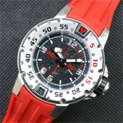 RICHARD MILLE ダイバー 機械式 赤ラバーベルト 数量限定