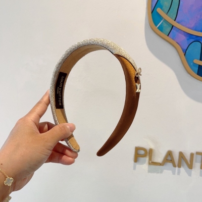 ルイ ヴィトン スタイル ヘアバンド