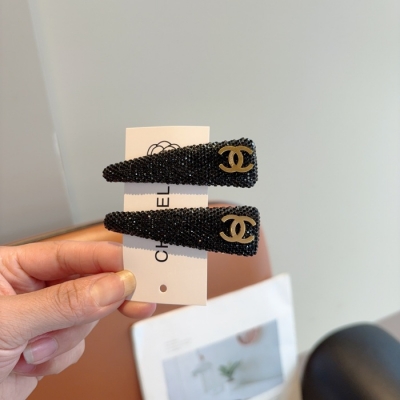 シャネル スタイル ヘアクリップ レター