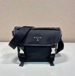 PRADA メッセンジャーバッグ リサイクルナイロン メンズ 20×19×10cm