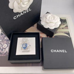 ブローチ 香水瓶×ブルーハートブローチ — リゾートにぴったり、清爽なブルー、海を思わせる透明感