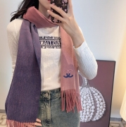 シャネル めったに見ない優しい色合い。グラデーション 35 x 180cm