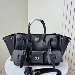 バレンシアガ ショルダーバッグ ベルエア 30×10×24cm