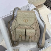 ディオール スタイル カロ リュック ベージュ サイズ：23×26.7×12.5cm