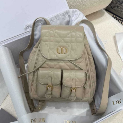 ディオール スタイル カロ リュック ベージュ サイズ：23×26.7×12.5cm