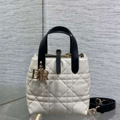 ディオール ハンドバッグ トゥジュール 16×12×18cm