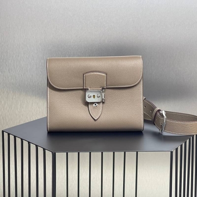 HERMES サックアデペッシュ メッセンジャーバッグ ユニセックス 21×17×4cm