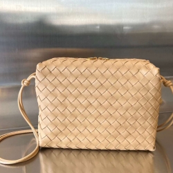 BV ショルダーバッグ レザー ハンドバッグ 25×18×11cm