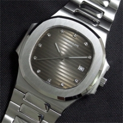 PATEK PHILIPPE ノーチラス Swiss 2824-2搭載 店長おすすめ