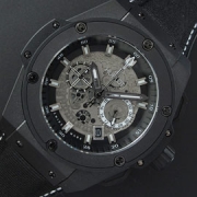 HUBLOT キングパワー ブラックセラミック素材 注文受付中