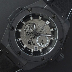 HUBLOT キングパワー ブラックセラミック素材 注文受付中