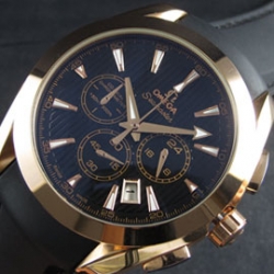 OMEGA シーマスター アクアテラ クロノグラフ クォーツ搭載 ラバーベルト