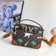 LOUIS VUITTON ニル ショルダーバッグ モノグラム キャンバス メンズ 25×17.5×11cm