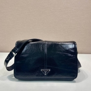 PRADA メッセンジャーバッグ ワックスレザー メンズ 30×20×11cm