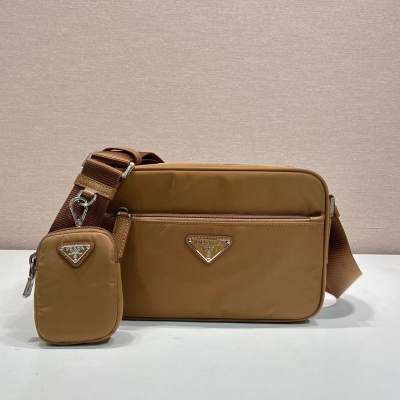 PRADA スリーインワン ショルダーバッグ ユニセックス 23×15×7cm